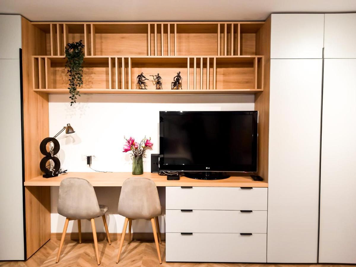 Timpuri Noi Studio With Self Check In Apartment Bucharest Luaran gambar