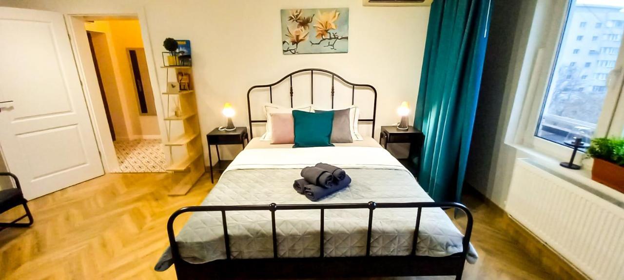 Timpuri Noi Studio With Self Check In Apartment Bucharest Luaran gambar